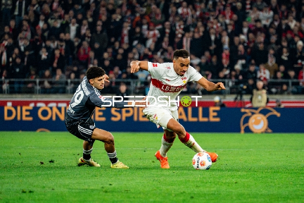 Zweikampf um den Ball