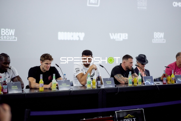 Ringside-Zone Face-Off Pressekonferenz