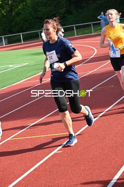 Läuferinnen beim TVE Sommerlauf Edingen