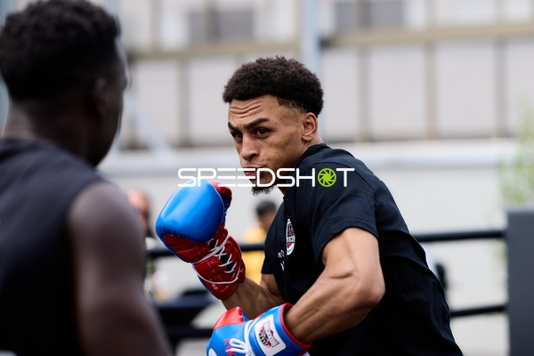 Ringside-Zone Face-Off