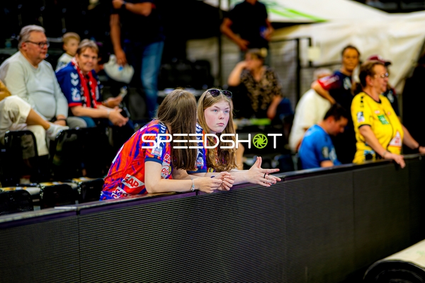 Zuschauer in der Arena