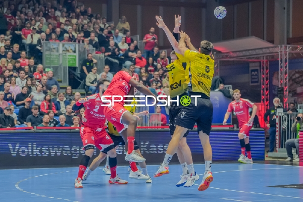 Szene mit Leon Stehl (2; MT Melsungen) und 5; TVB 1898 Stuttgart