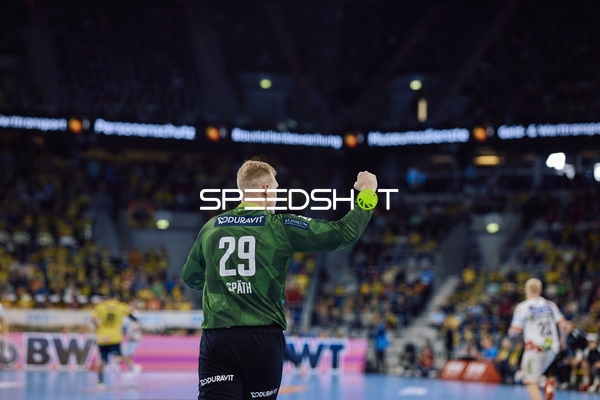 Torwart jubelt über eine gelungene Abwehraktion.