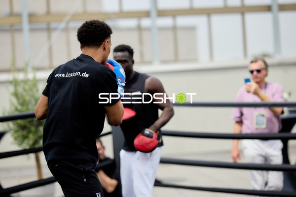 Ringside-Zone Face-Off Training