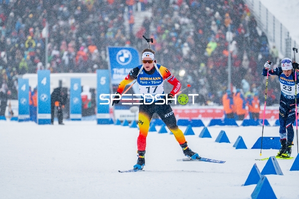 Biathleten mit Startnummern 17 und 23 in Oberhof