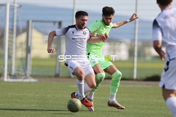 Intensiver Zweikampf im Verbandsligaspiel