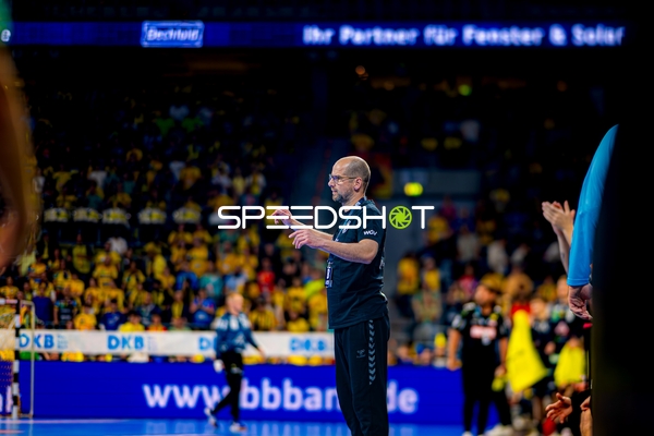 Coach gibt Anweisungen