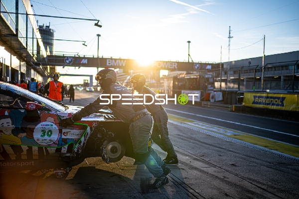 Mechaniker in der Boxengasse