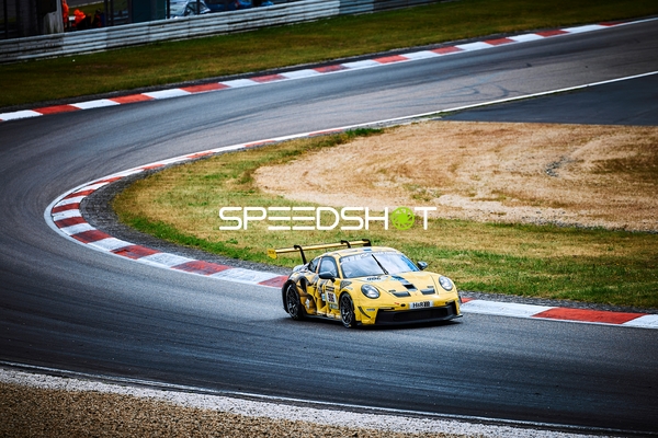 Fahrzeug Manthey (718): Björn Griesemann, Dirk Adorf, Georg Griesemann, Yves Volte in Kurve