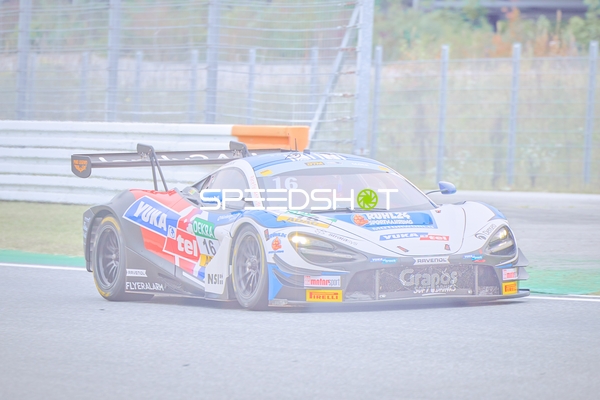 Rennfahrzeug auf dem Hockenheimring