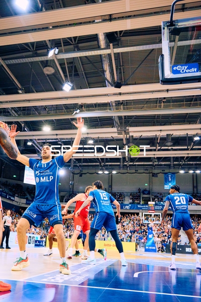 Intensive Verteidigung der MLP Academics gegen SYNTAINICS MBC