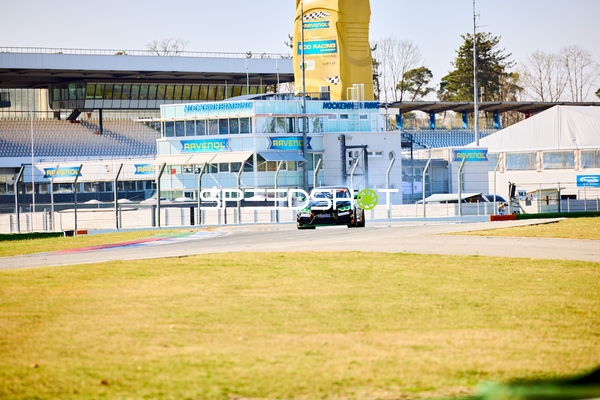 Rennwagen auf dem Hockenheimring