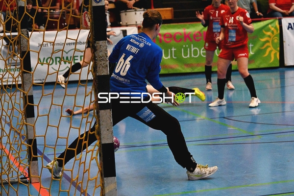 Torwartaktion im Spiel Mainz 05 gegen Kurpfalz Bären