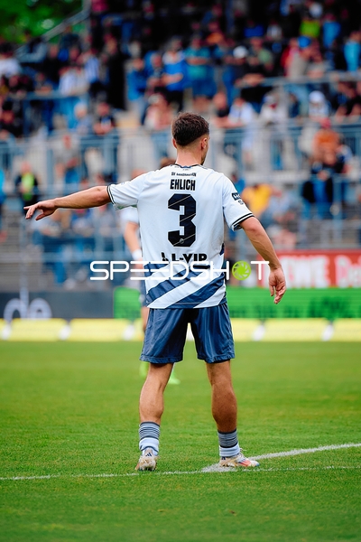 Ballkontrolle Christoph Ehlich (3, SV Sandhausen)