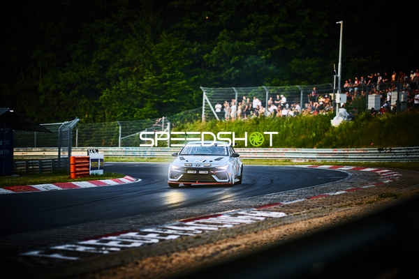 Rennfahrzeug auf der Nordschleife