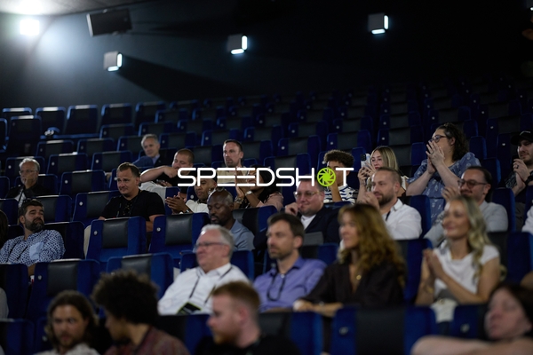 Publikum bei Ringside-Zone Face-Off