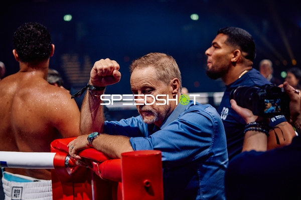 Emanuel Odiase Ringside Zone