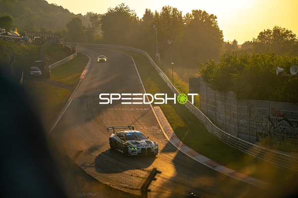 Rennfahrzeug auf der Rennstrecke