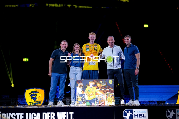 Ehrung Jon Lindenchrone Andersen (42, Rhein Neckar Löwen)