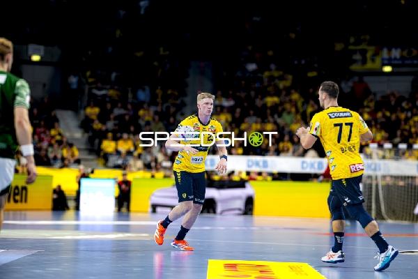 Ballführung von Haukur Thrastarson (25; Rhein Neckar Löwen)