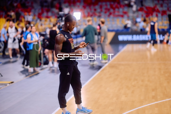 Spieler am Spielfeldrand