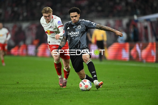 Zweikampf um den Ball