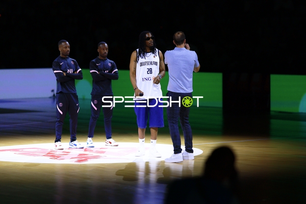 Moderation auf dem Court