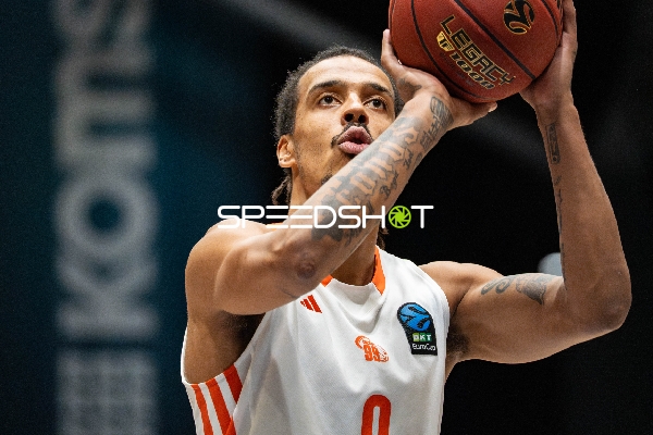 Kevin Yebo (0; NINERS Chemnitz) in Aktion