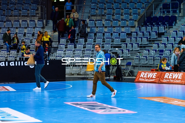 Personen auf dem Spielfeld