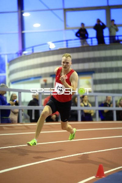 Lösch Justin (443; LG Rhein-Wied) sprintet