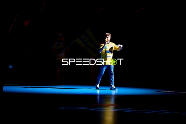 Moderation vor Spielbeginn