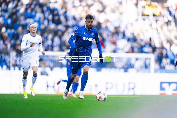 Spielszene mit Ballkontrolle