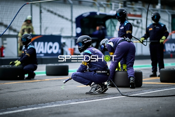 Mechaniker in der Boxengasse