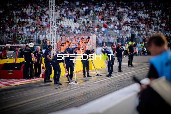 Vorbereitungen auf der Quartermile