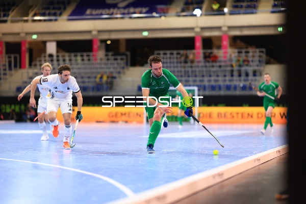 EuroHockey Indoor Championship 2026 - 16; Irland mit Ball