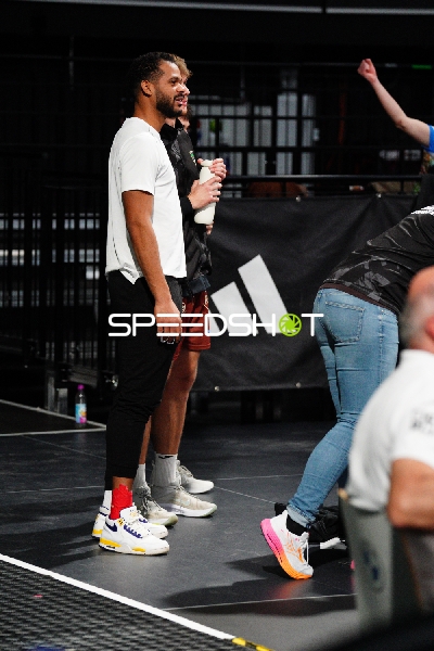 Spielszene mit Gustavo Oscar Bryan Avila (9; WWK Volleys Herrsching)