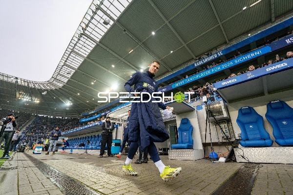 Spieler betritt Spielfeld