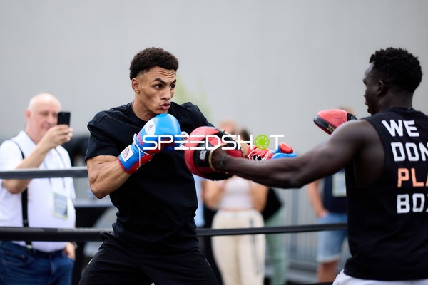 Ringside-Zone Face-Off