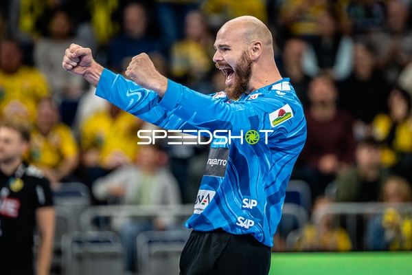 Mike Jensen (20; Rhein Neckar Löwen) jubelt nach Tor