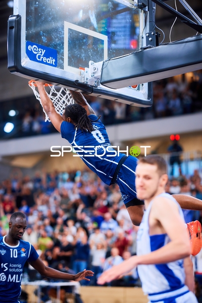 Dunk DJ Horne (0;MLP Academics Heidelberg), Bakary Dibba (10;MLP Academics Heidelberg)