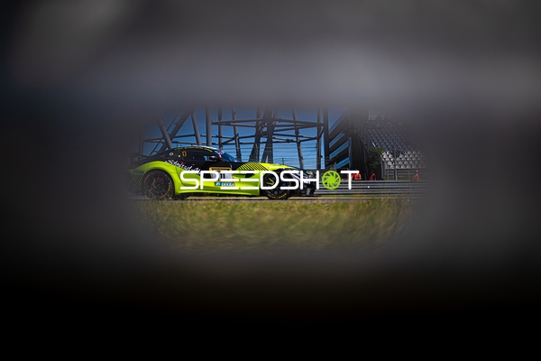 Mercedes-AMG GT3 mit Startnummer 111