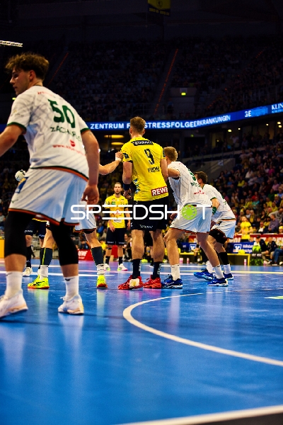 Spieler in Aktion auf dem Spielfeld