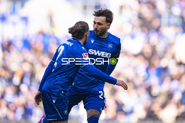 Spieler von Karlsruher SC in Aktion