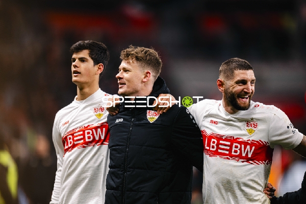 Spieler von VfB Stuttgart feiern