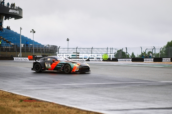 Fahrzeug Walkenhorst Motorsport (30): Christian Bollrath, Henry Walkenhorst auf nasser Strecke