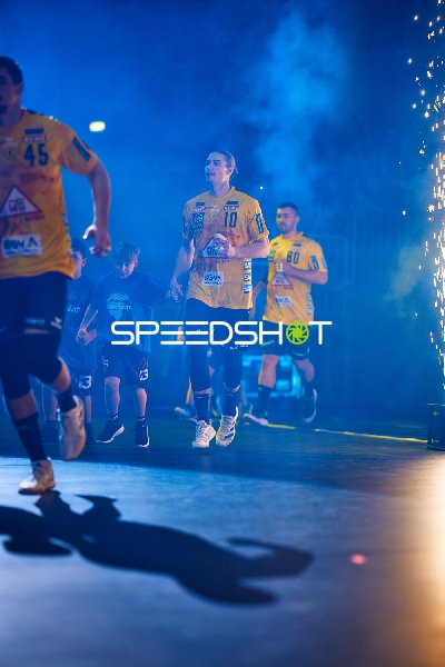 Einlauf der Mannschaft