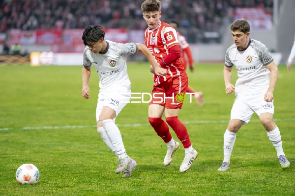 Zweikampf um den Ball