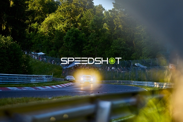 Rennfahrzeug auf der Nürburgring Nordschleife