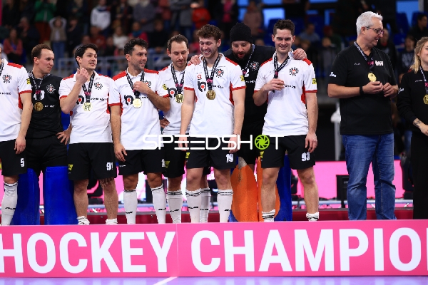 Goldmedaillen für Christoph SANDBICHLER (40; Österreich) und Team