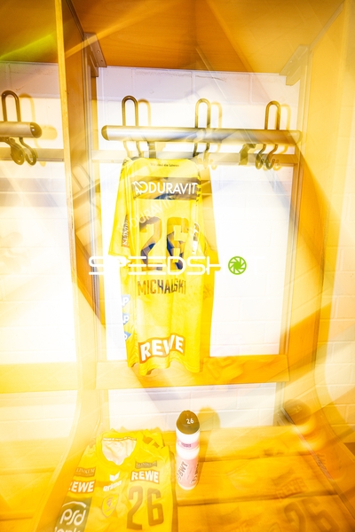 Trikot von  in Umkleide